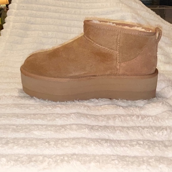 tan Ugg platforms never worn size woman's 10 - Picture 6 of 12
